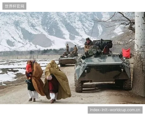 伊拉克队的反击战术强调速度,通过快速的边路推进和长传直接寻找攻击手。 伊拉克队的反击战术强调速度,通过快速的边路推进和长传直接寻找攻击手。